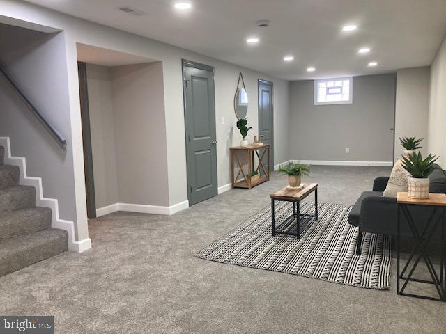 WINDSOR  MILL - Residential