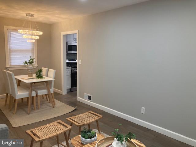 WINDSOR  MILL - Residential