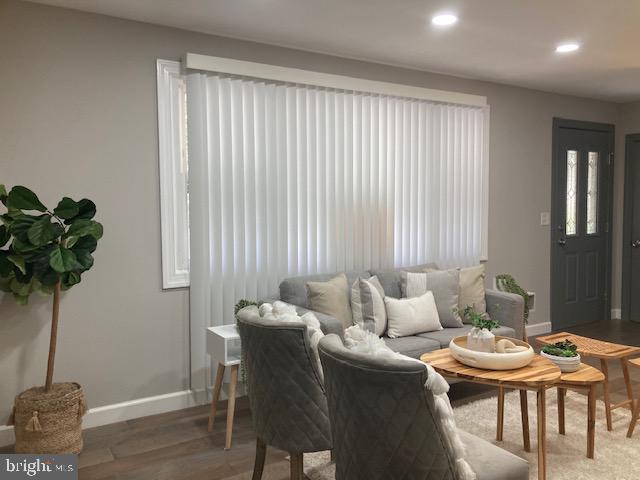 WINDSOR  MILL - Residential