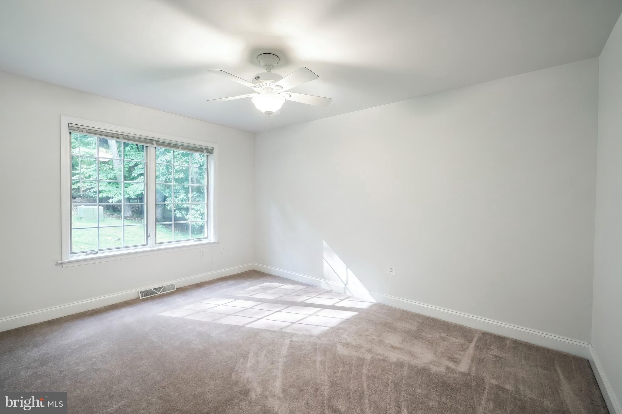 LAUREL ESTATES - Residential
