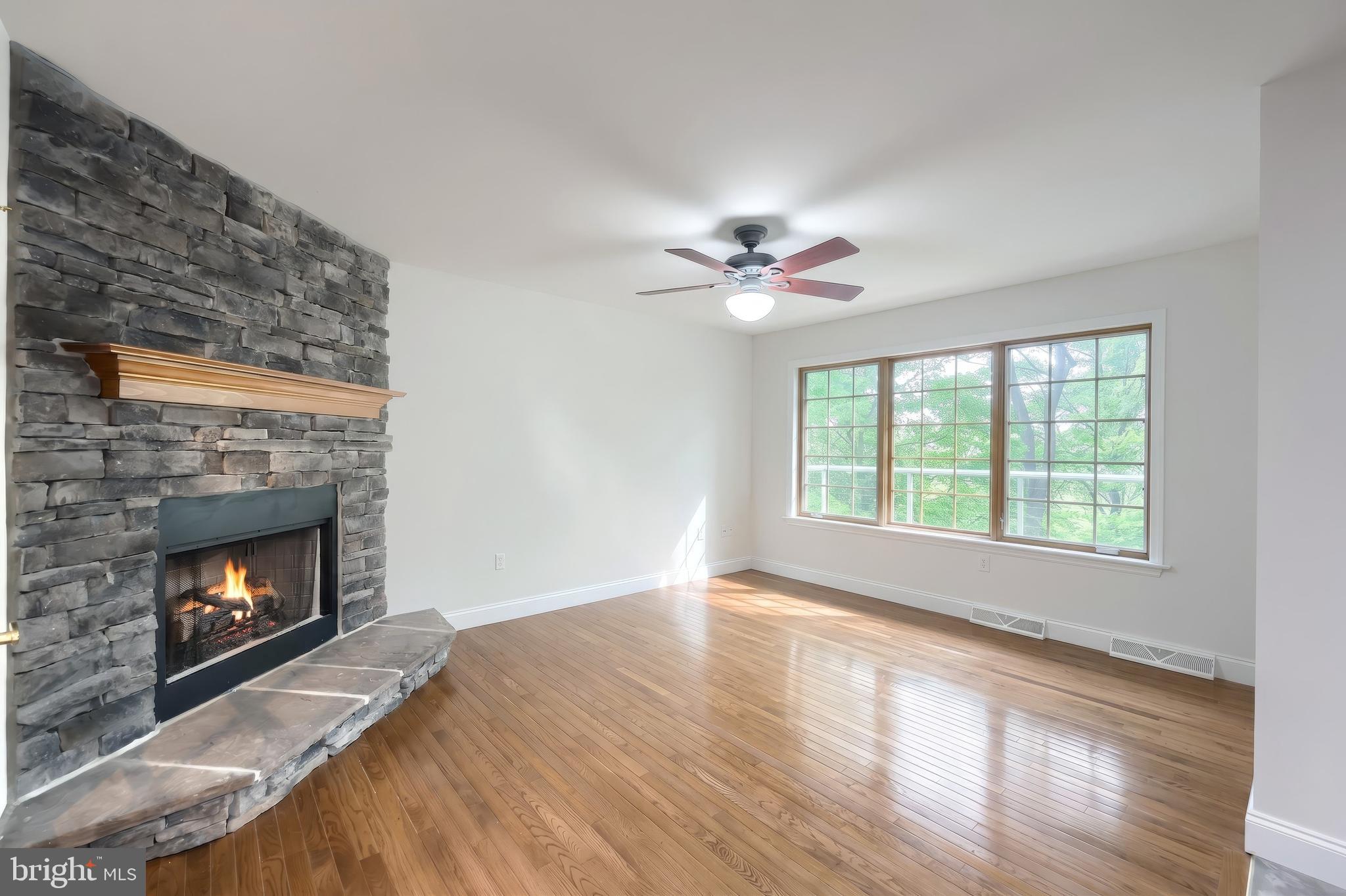 LAUREL ESTATES - Residential