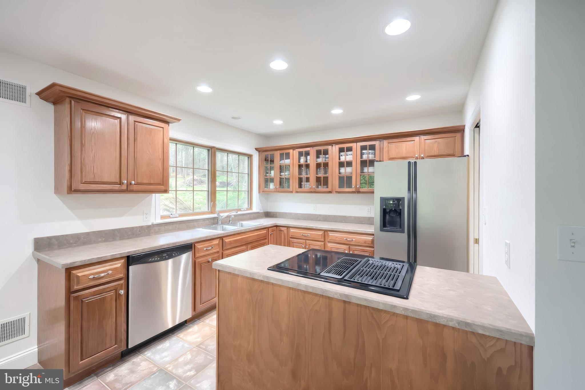 LAUREL ESTATES - Residential