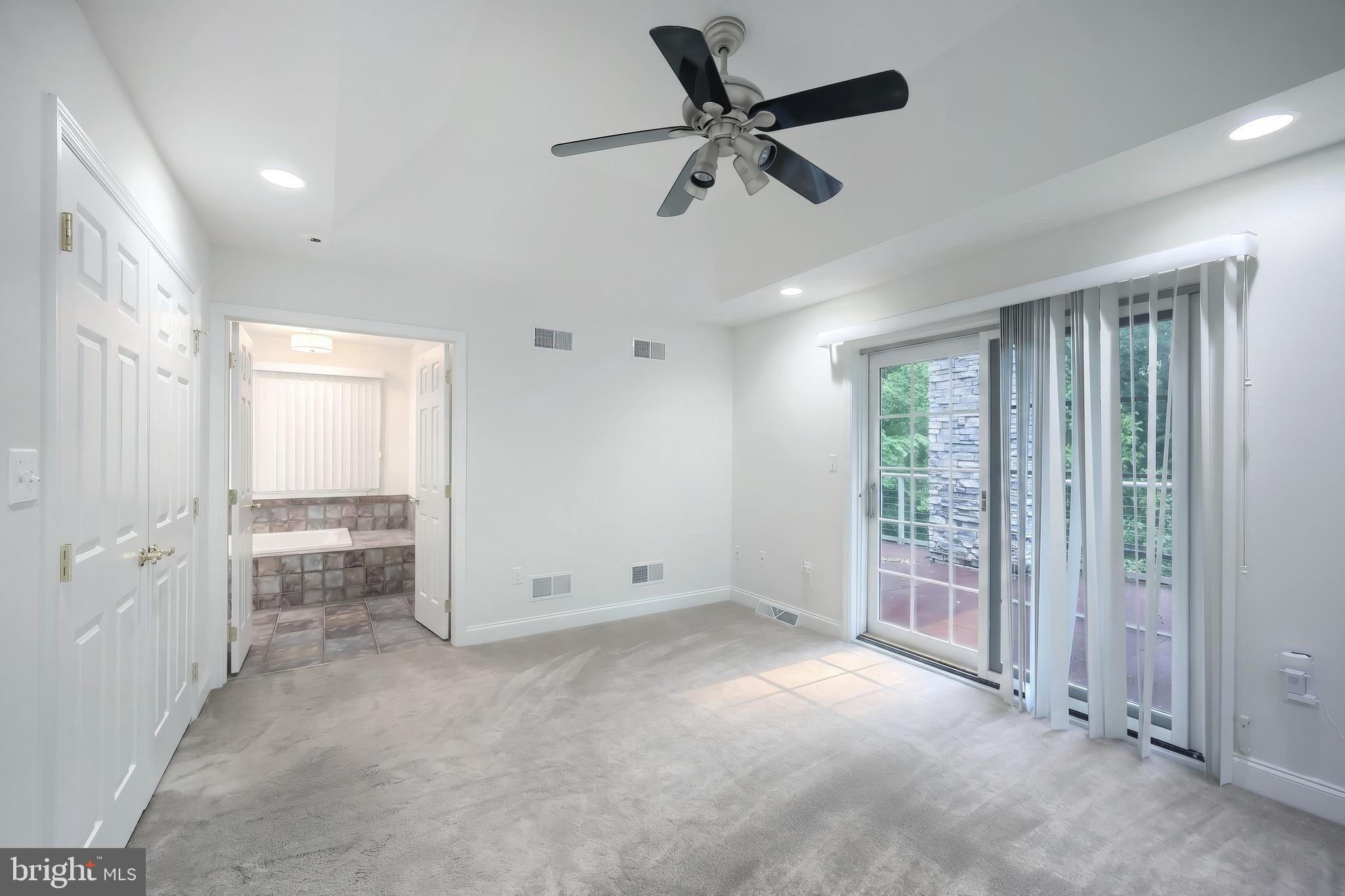 LAUREL ESTATES - Residential