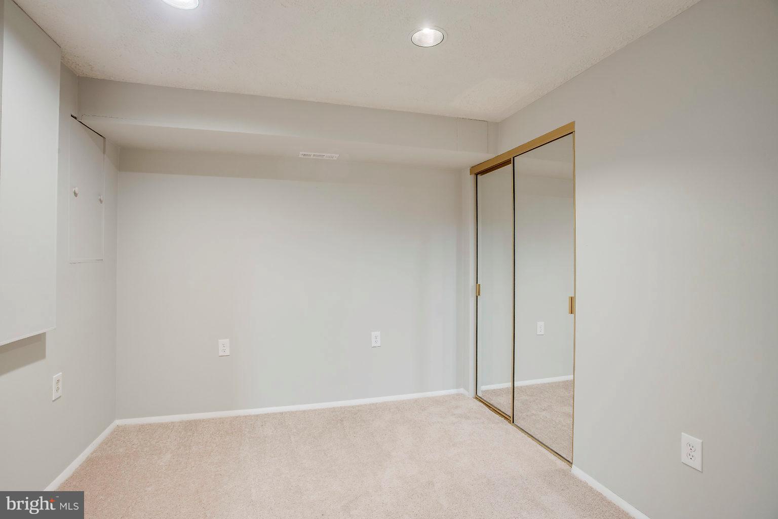 WHITE OAK - Residential