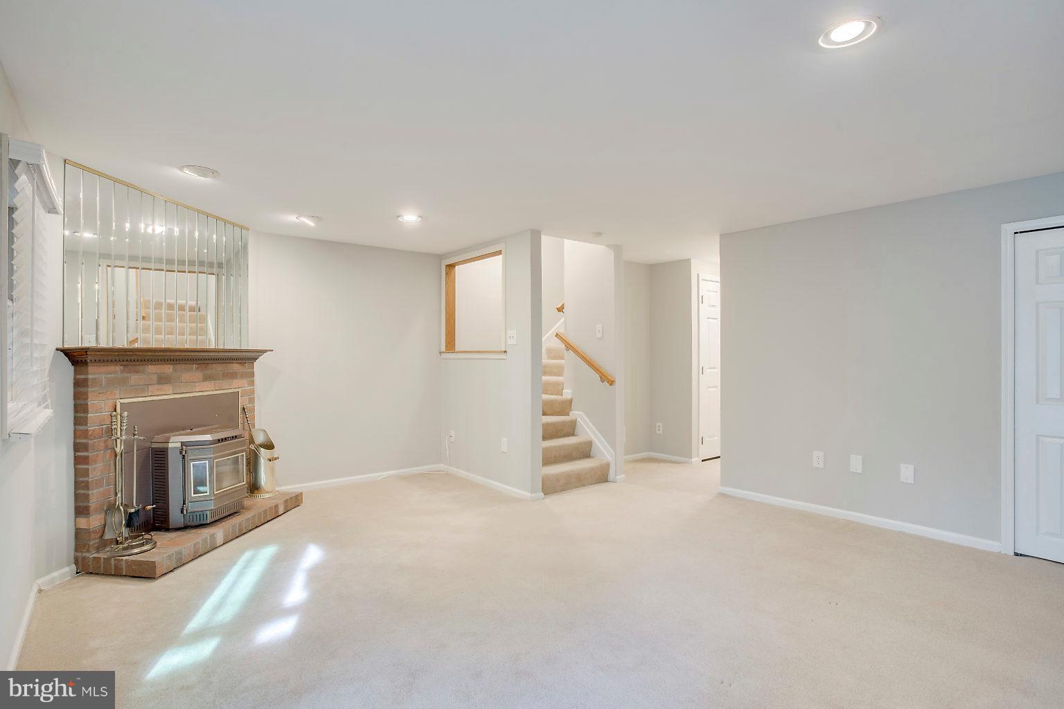 WHITE OAK - Residential