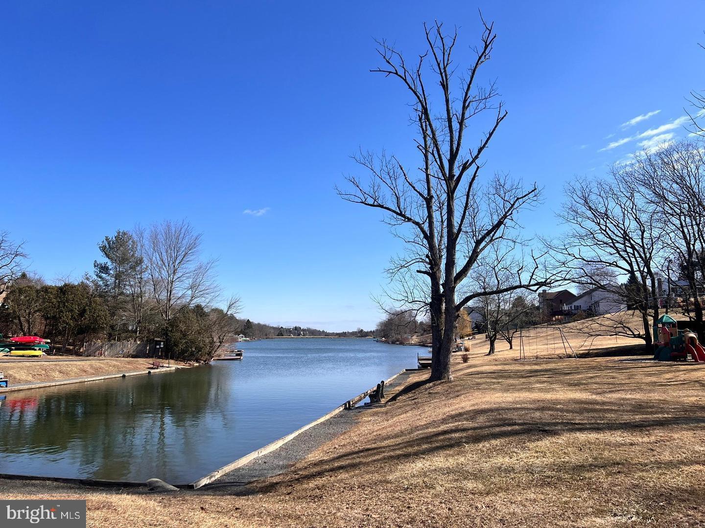 LAKE WYNONAH - Residential
