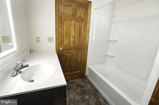 LAKE WYNONAH - Residential