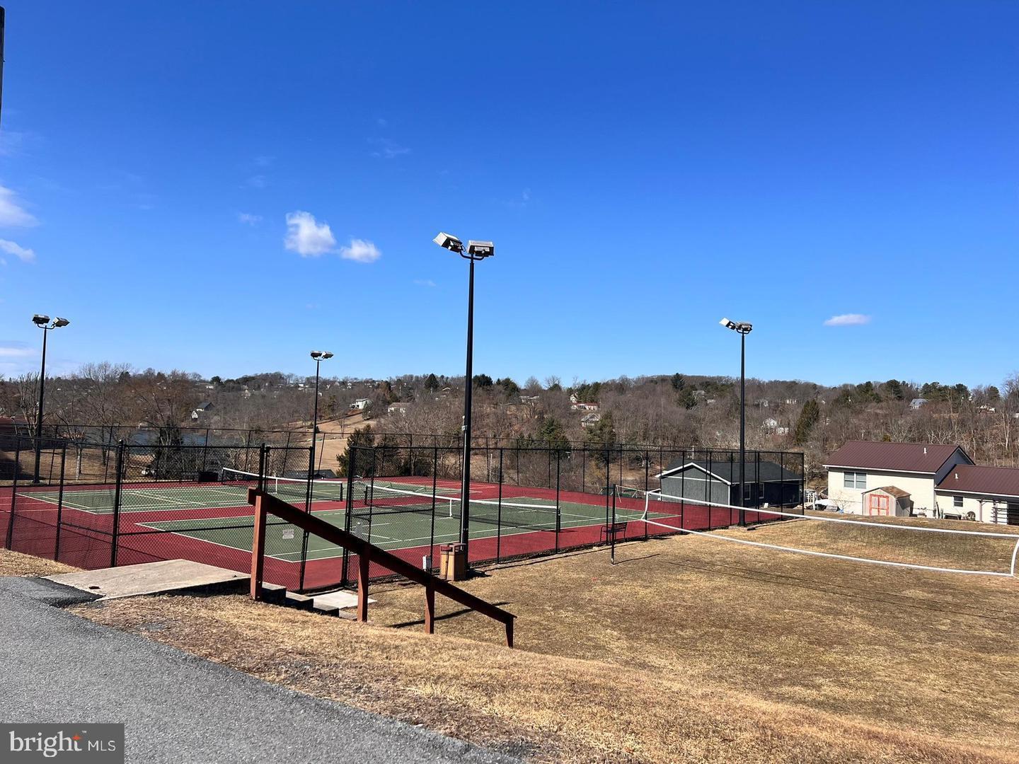 LAKE WYNONAH - Residential