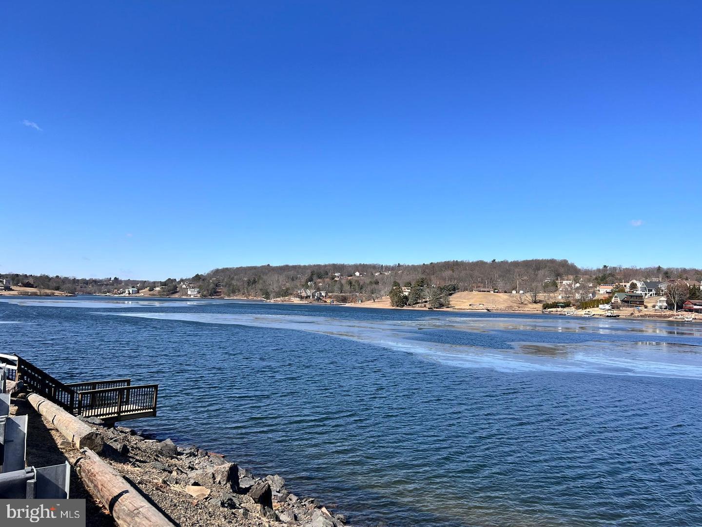 LAKE WYNONAH - Residential