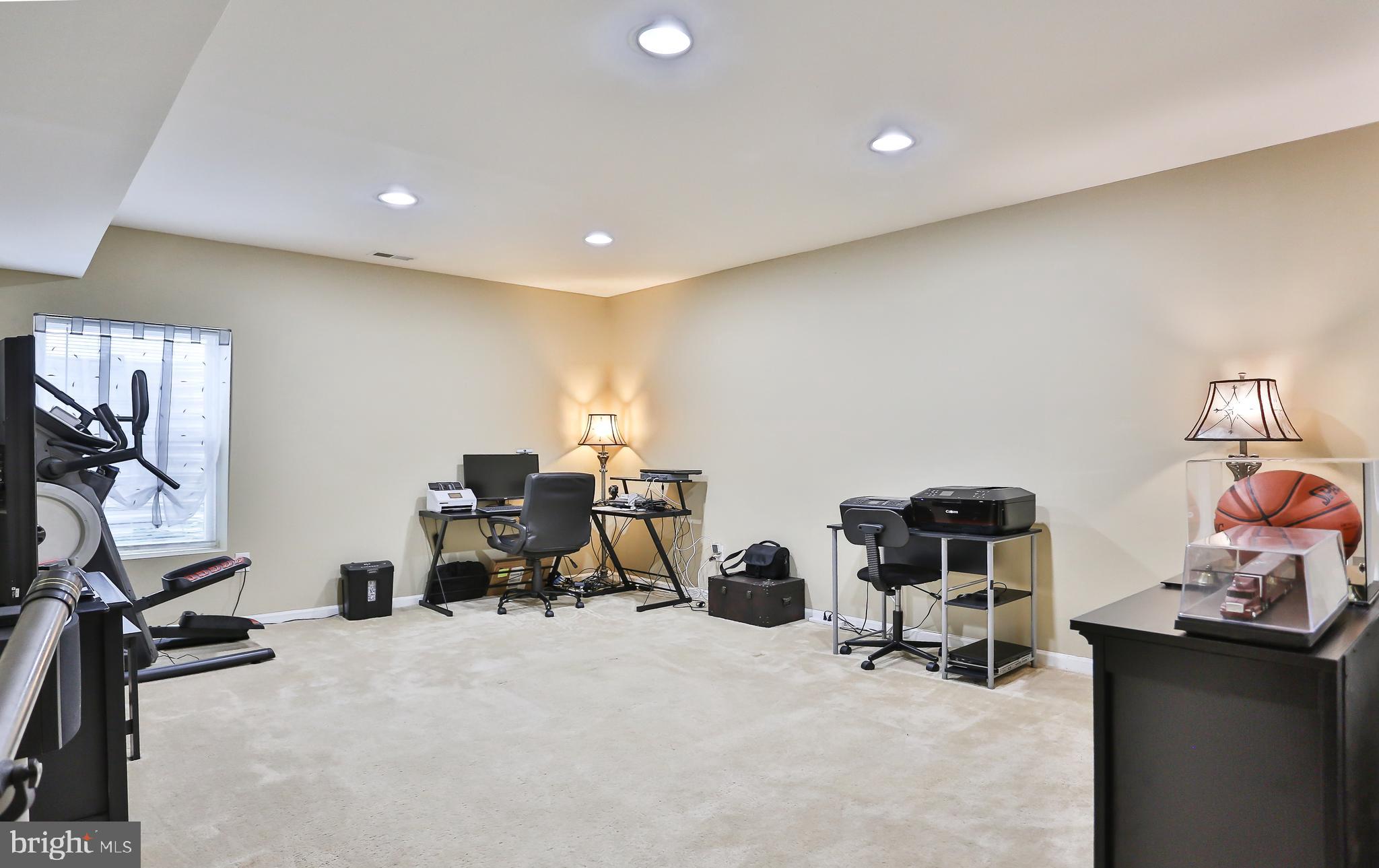 INDUSTRIAL SCHOOL - Residential