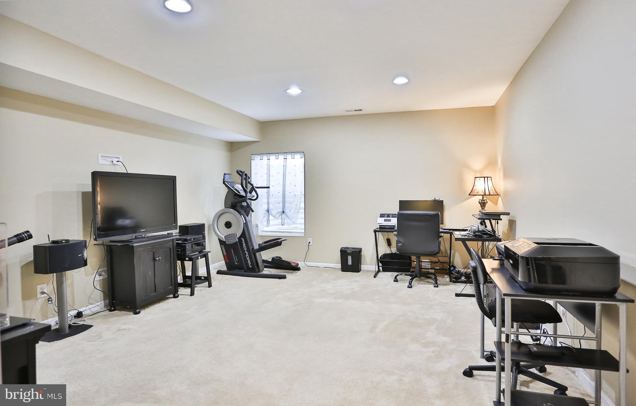 INDUSTRIAL SCHOOL - Residential