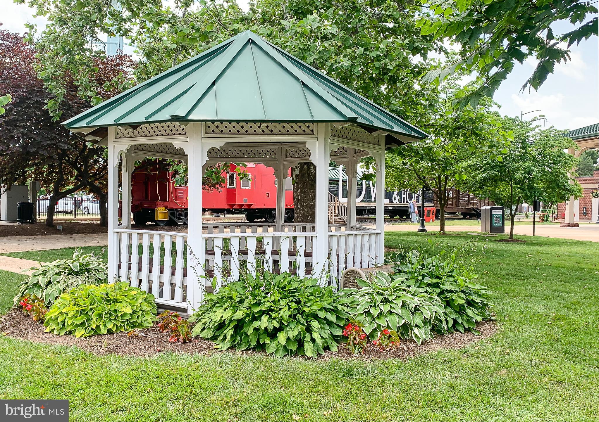 INDUSTRIAL SCHOOL - Residential