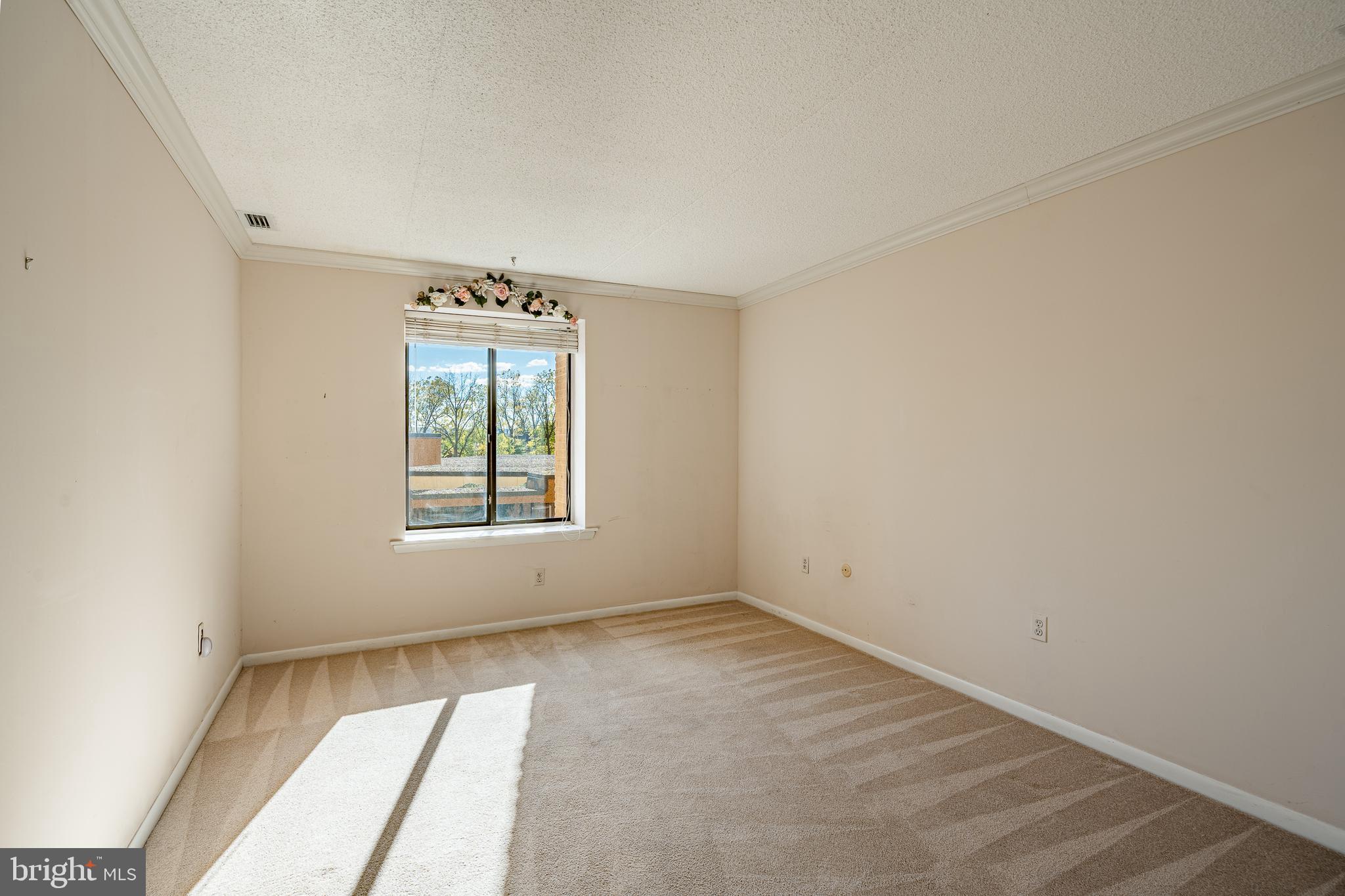 VALLEY FORGE TOWER - Residential