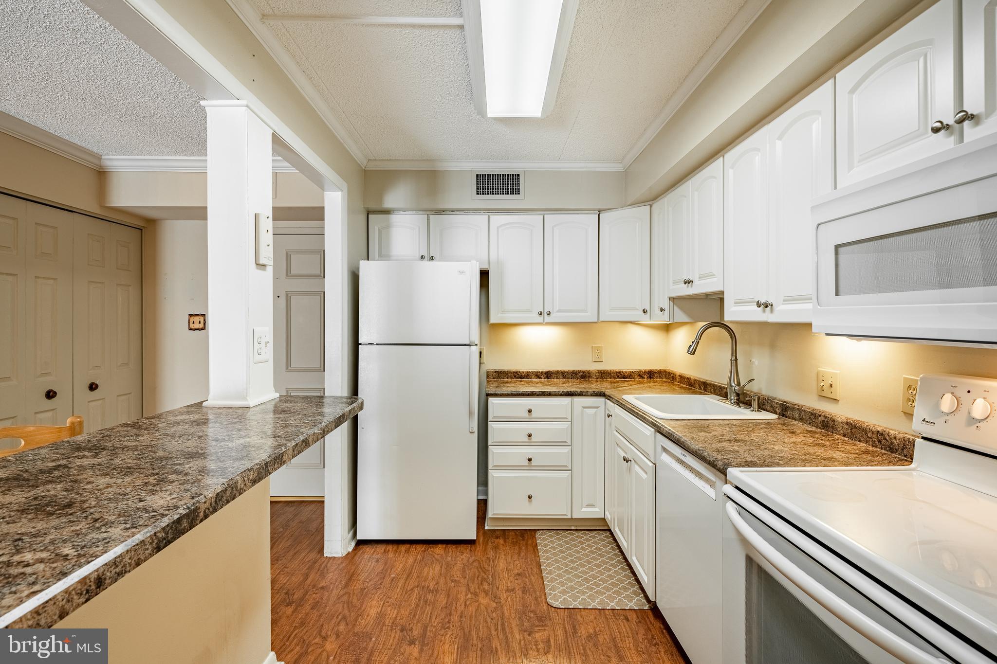 VALLEY FORGE TOWER - Residential