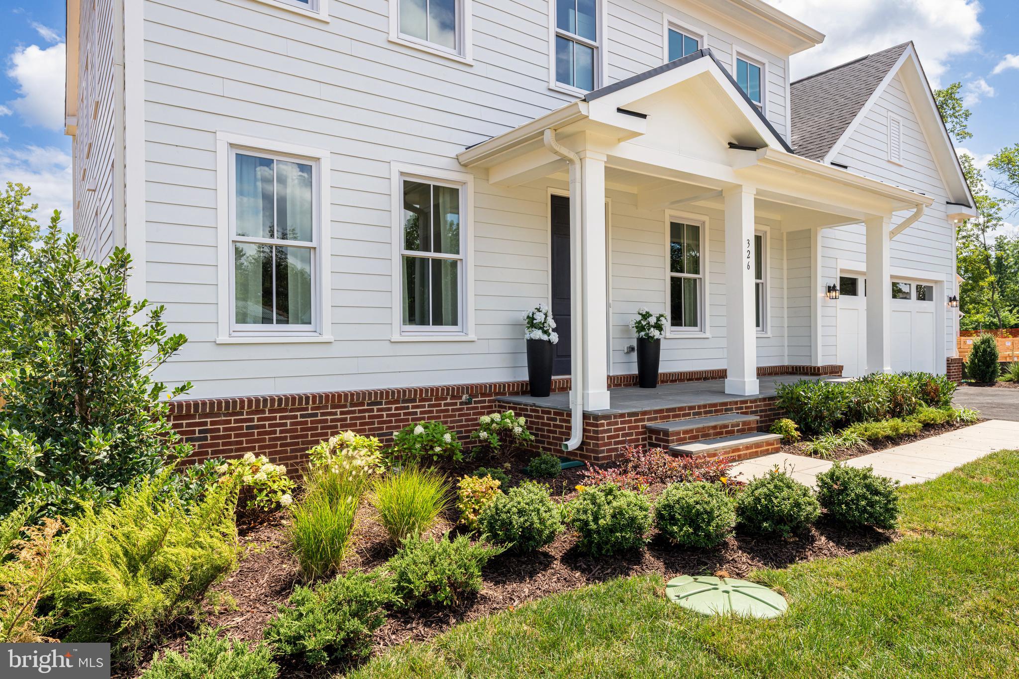 326 RUNNER STONE COURT NW