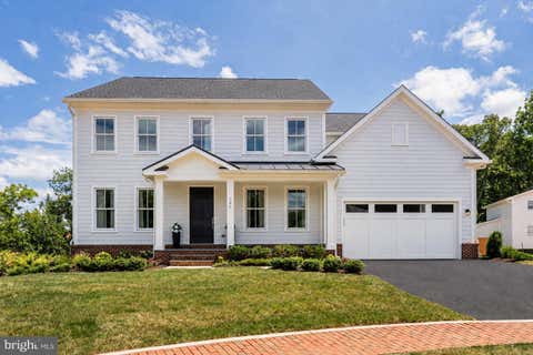 Photo of 326 Runner Stone Court NW, LEESBURG, VA 20176 (MLS # VALO2133510)