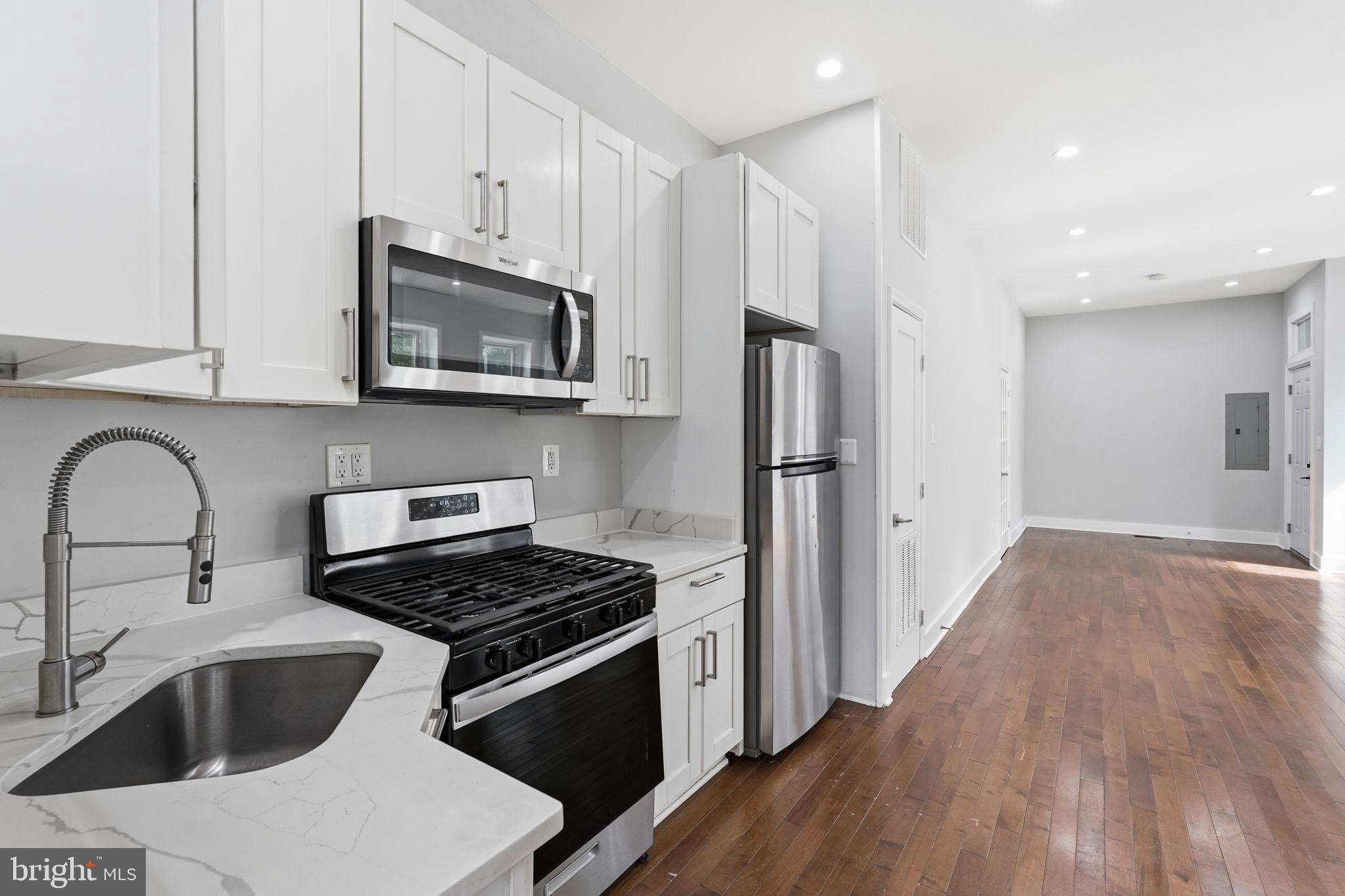 1618 1ST STREET NE 1
