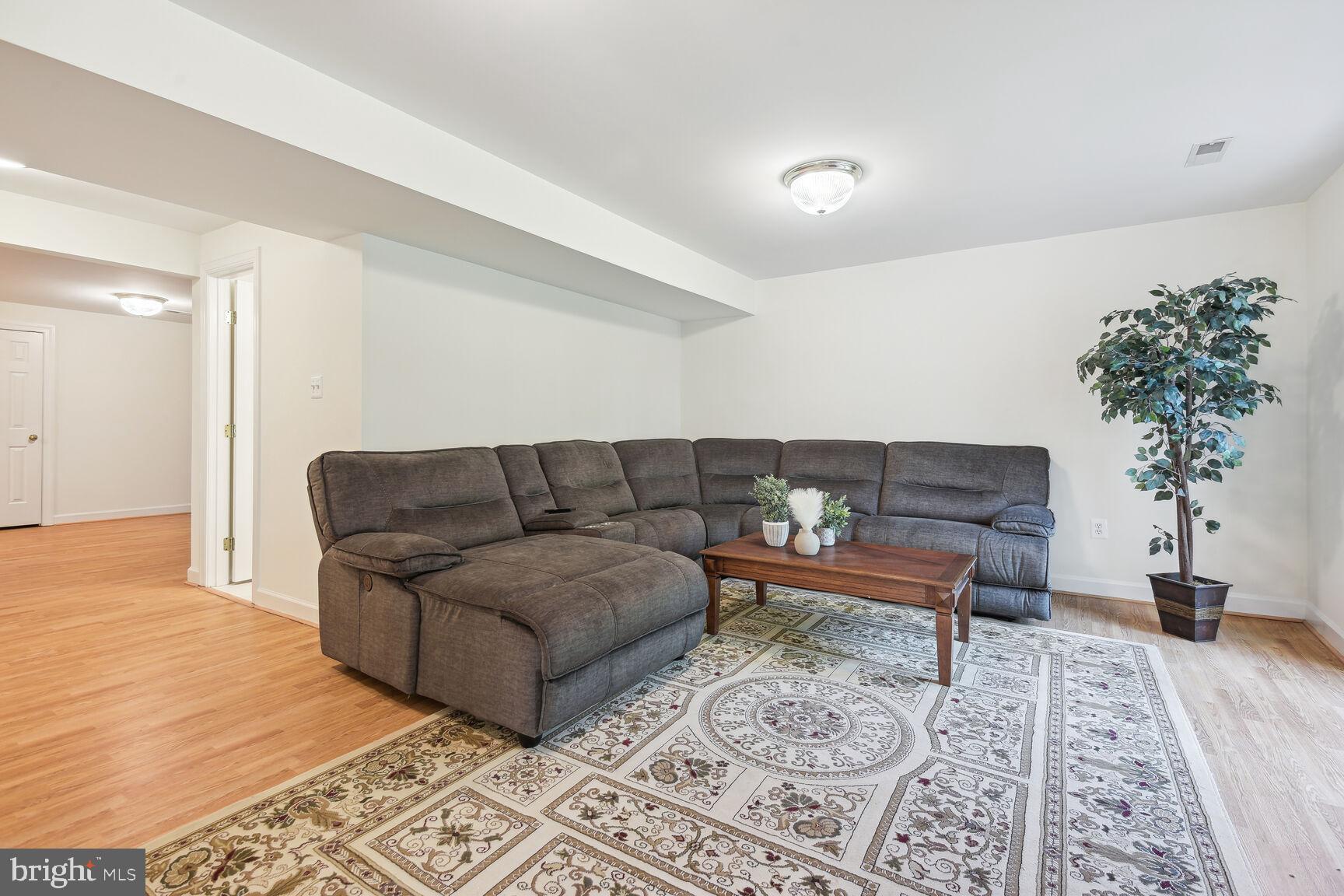 PINEY GLEN VILLAGE - Residential