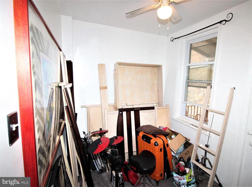 EAST FALLS - Residential