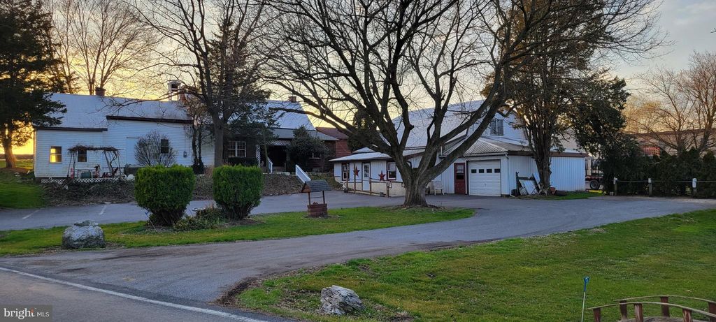 Photo of 211 TURTLE HILL RD, LEOLA, PA 17540 (MLS # PALA2033746)