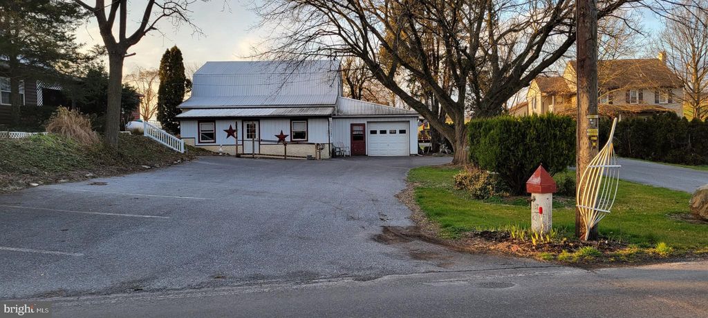 Photo of 211 TURTLE HILL RD, LEOLA, PA 17540 (MLS # PALA2033746)