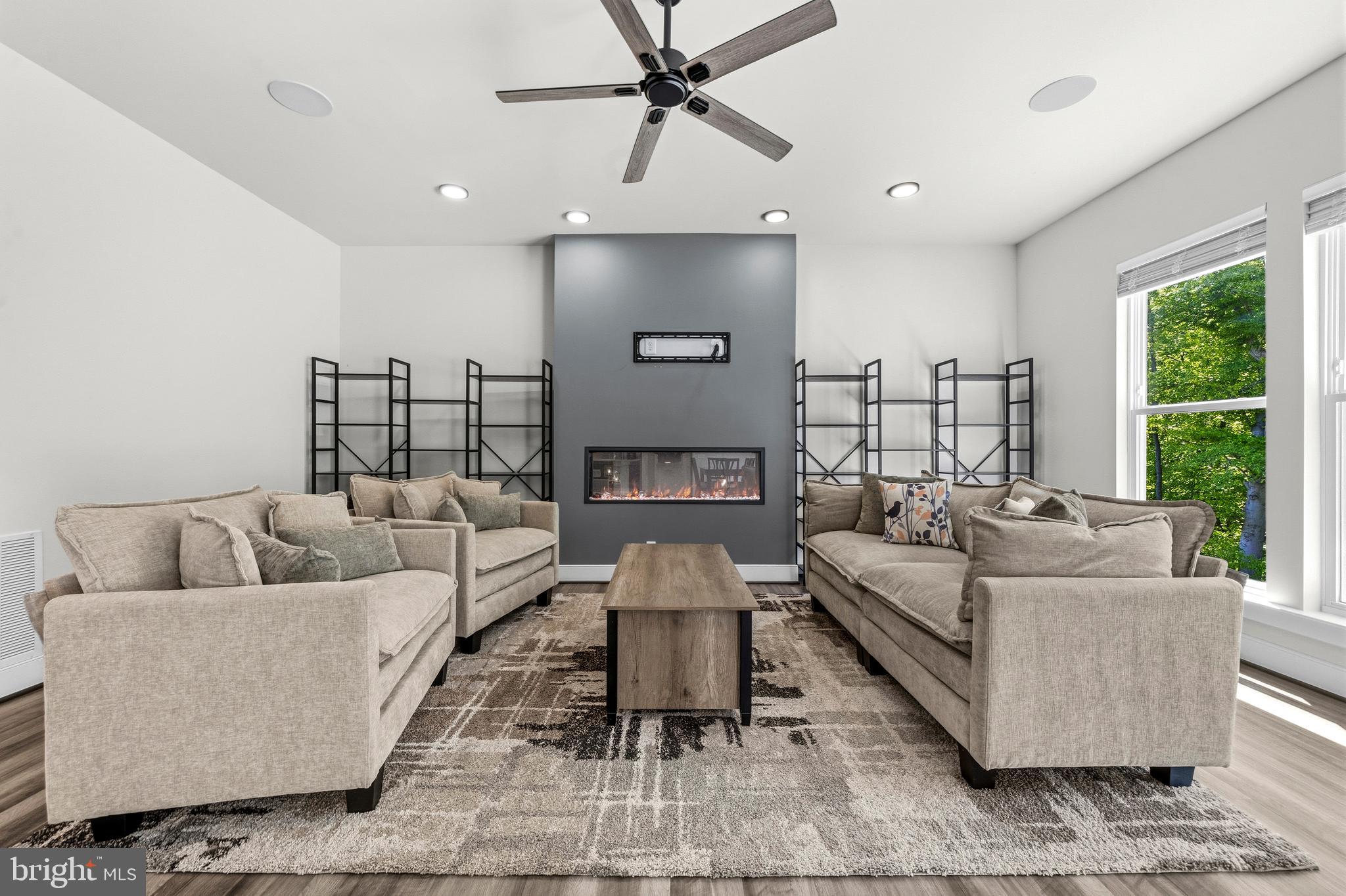 POTOMAC SHORES - Residential