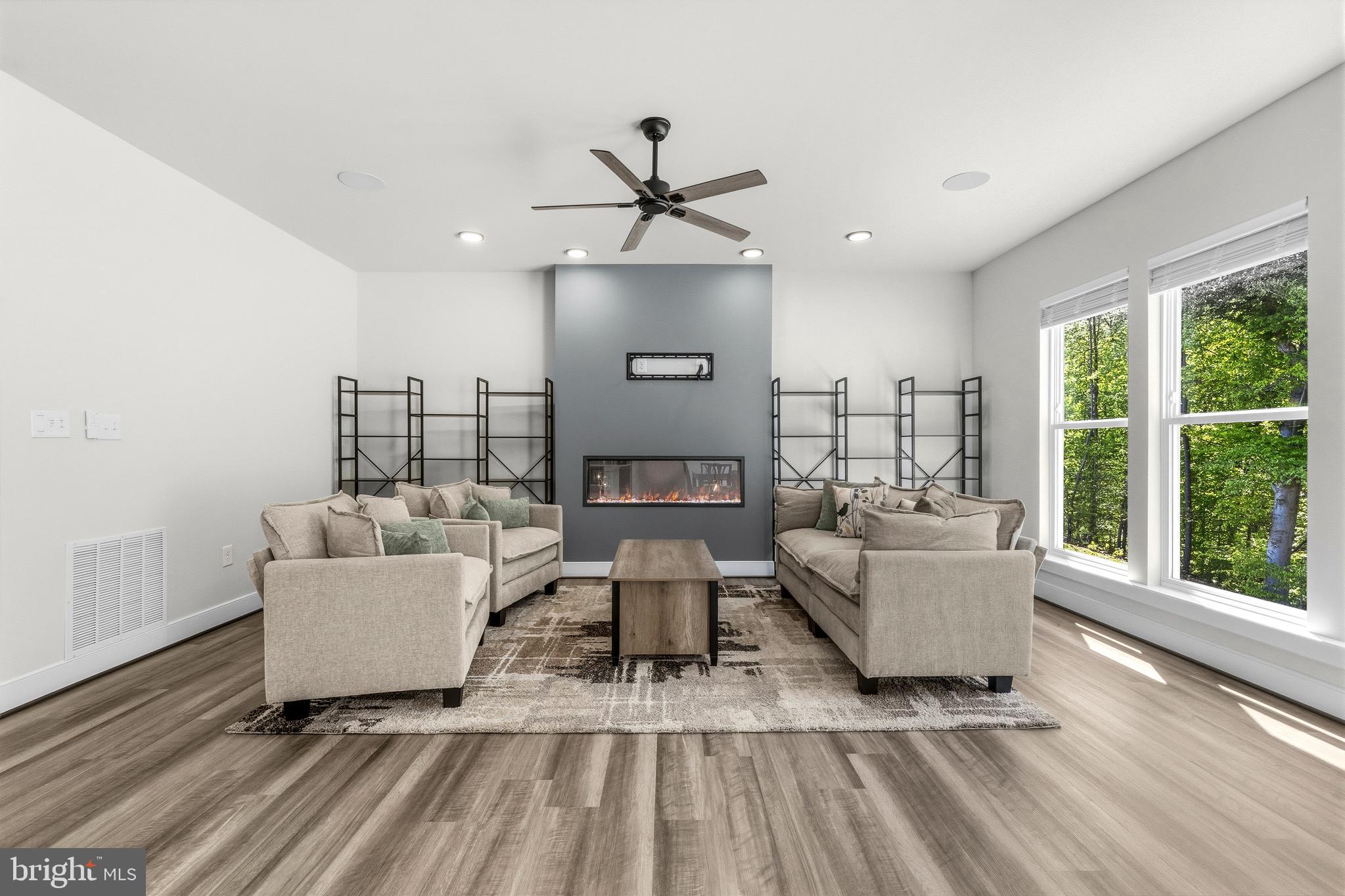 POTOMAC SHORES - Residential