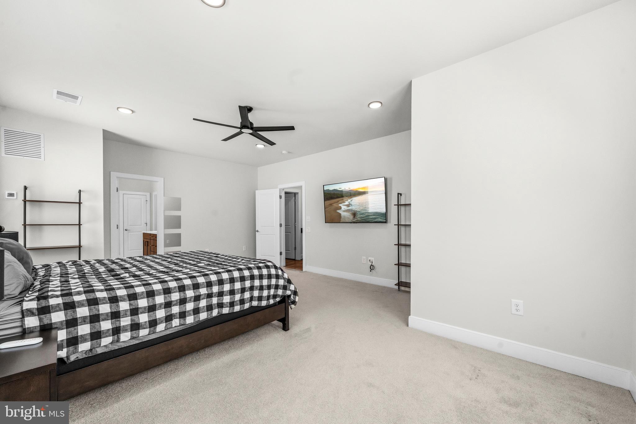 POTOMAC SHORES - Residential