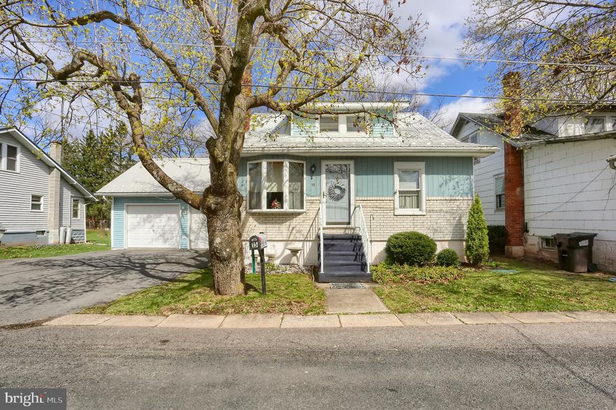 Welcome home to Park Road Klingerstown!  Pride of ownership shows in this quaint home ready for new owners.  Walk in to a bright and cheery living room, open to the dining room.  First floor half bath and office or bedroom for your space needs.  First floor laundry hidden in the meticulously kept, eat in, sizable kitchen makes living convenient.  Upstairs find a full bath, with two bedrooms and ample storage.   Sun room for even more living space to relax in as you overlook the spacious double lot.  Attached two car garage for keeping your cars and toys out of the weather.  This property may be just what you are looking for!  Schedule your showing today!
