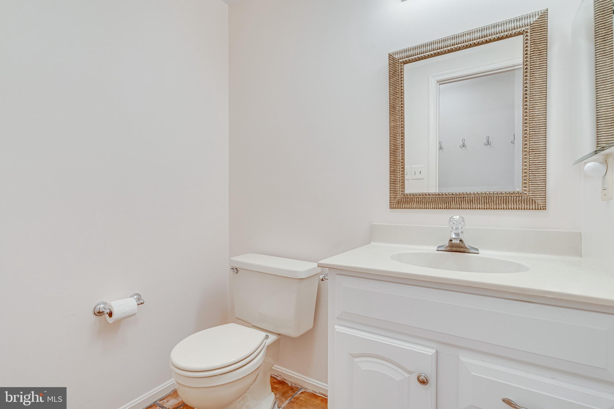 MCLEAN MEWS - Residential Lease