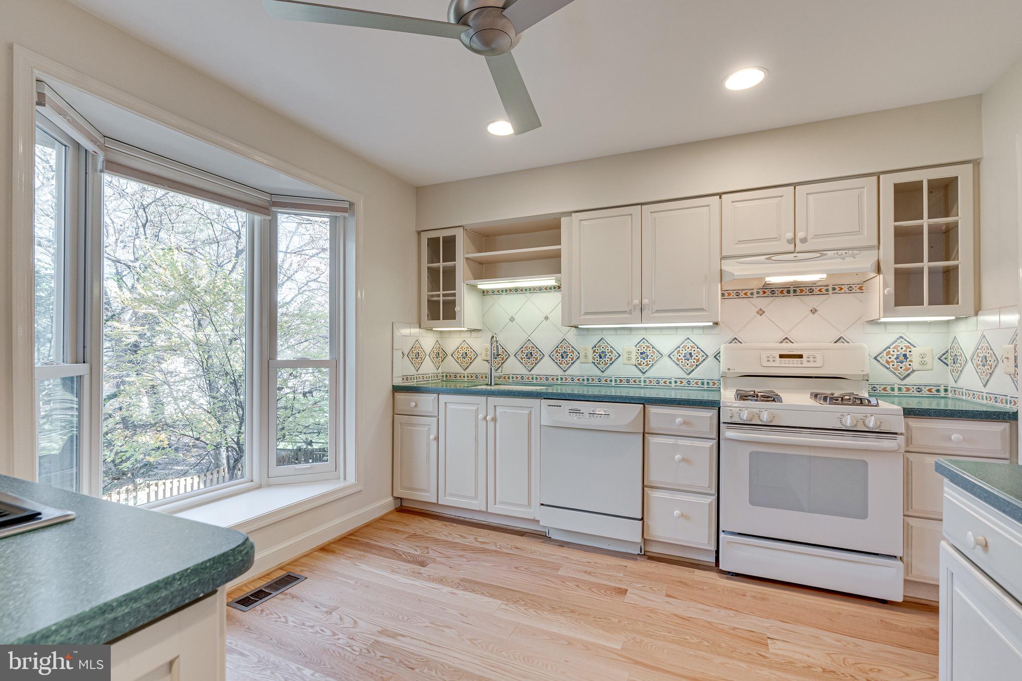 MCLEAN MEWS - Residential Lease