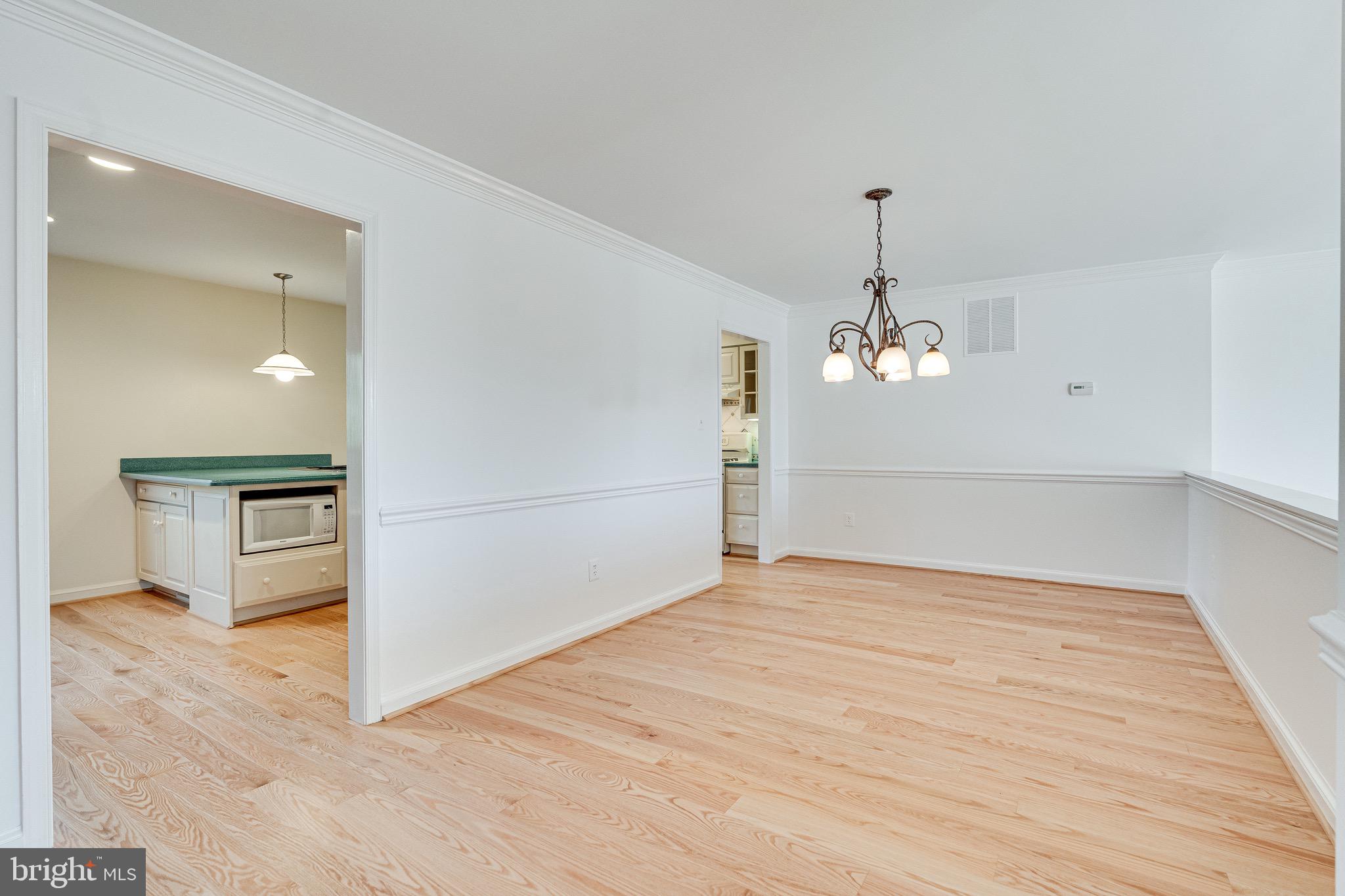 MCLEAN MEWS - Residential Lease