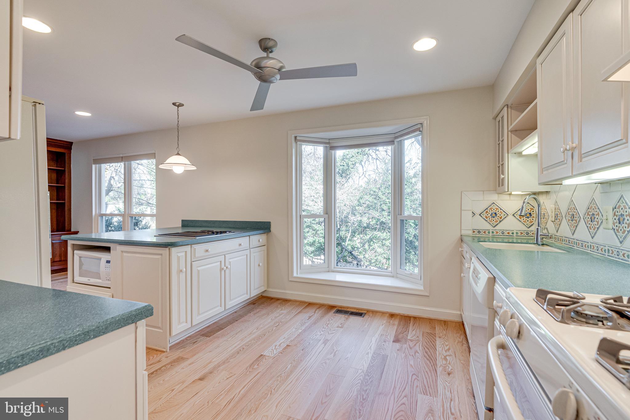 MCLEAN MEWS - Residential Lease