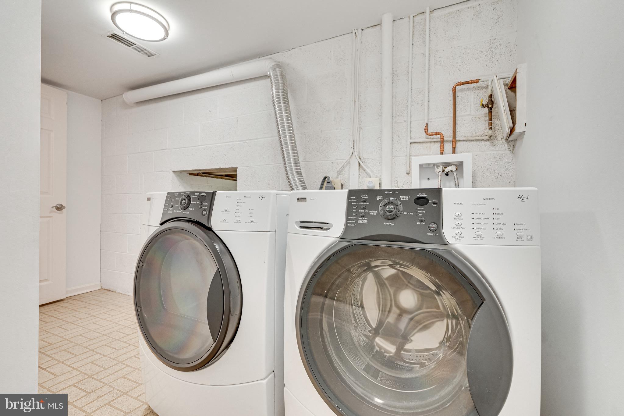 MCLEAN MEWS - Residential Lease