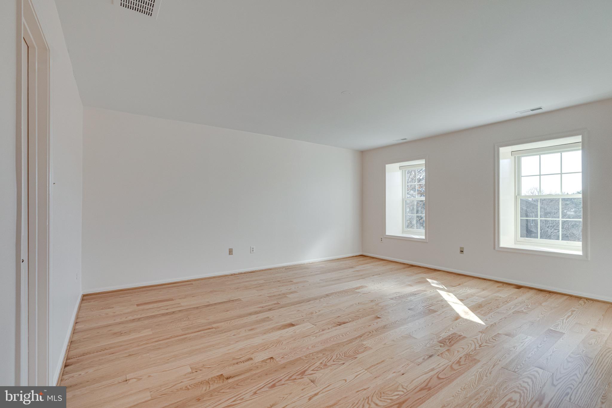 MCLEAN MEWS - Residential Lease