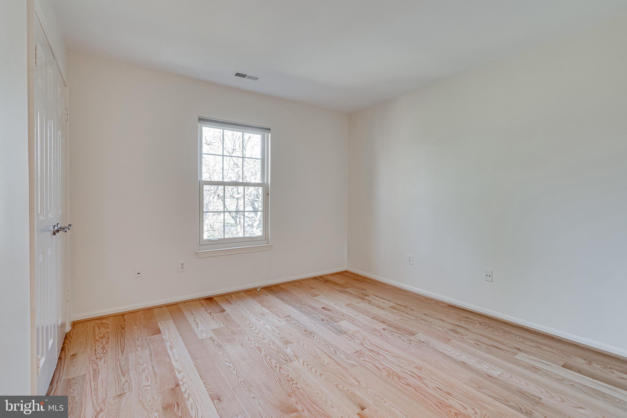 MCLEAN MEWS - Residential Lease