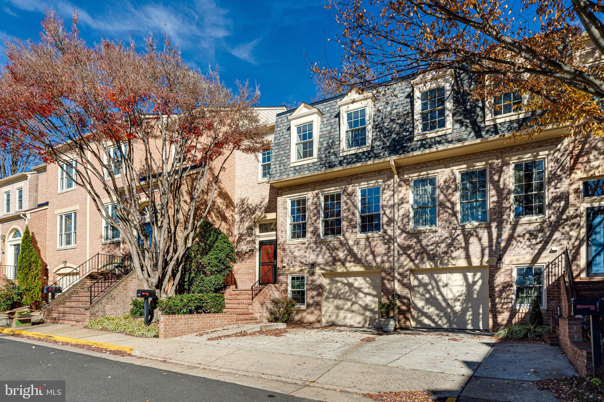 MCLEAN MEWS - Residential Lease