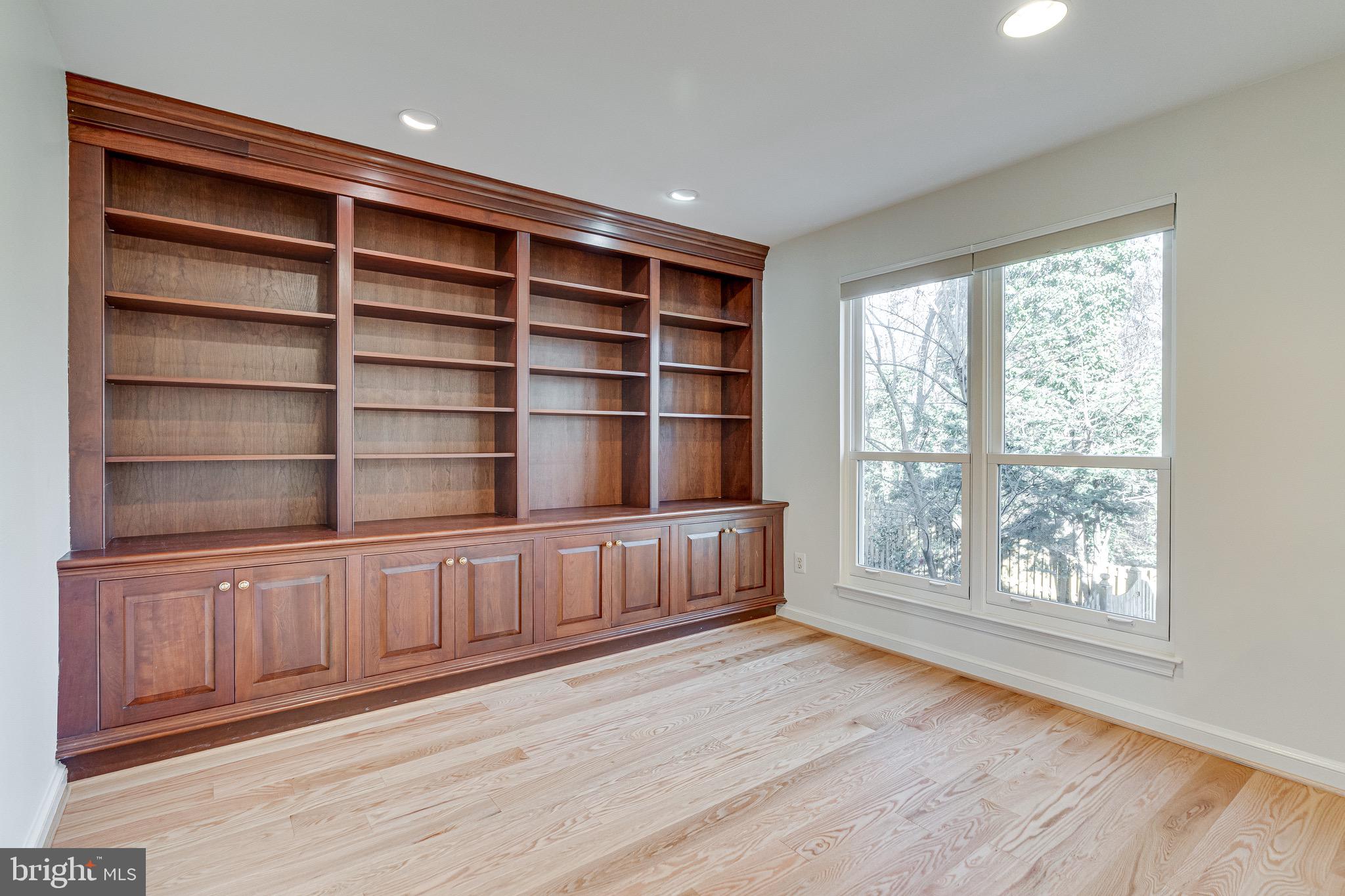 MCLEAN MEWS - Residential Lease