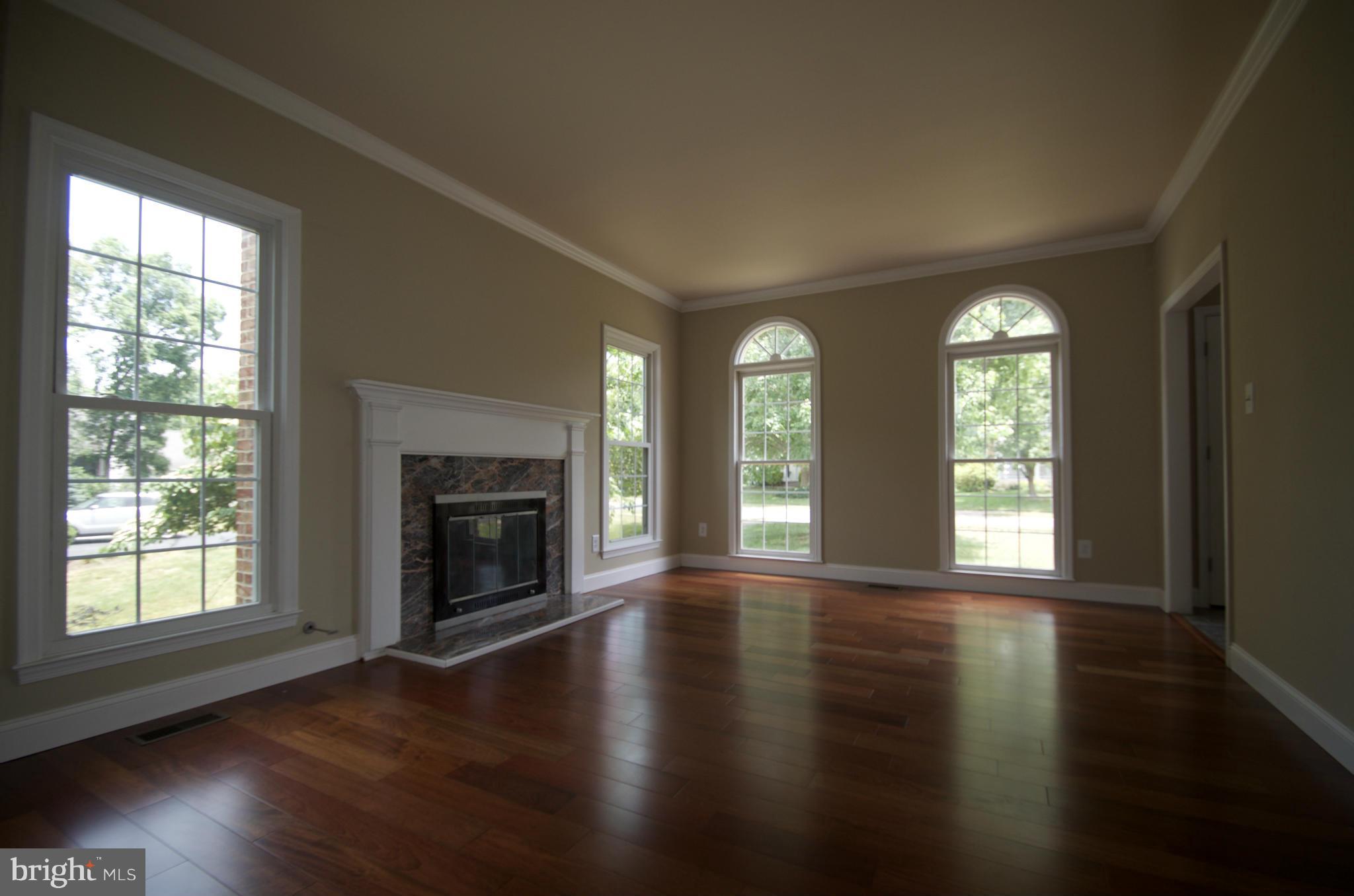 ASHBURN FARM - Residential Lease