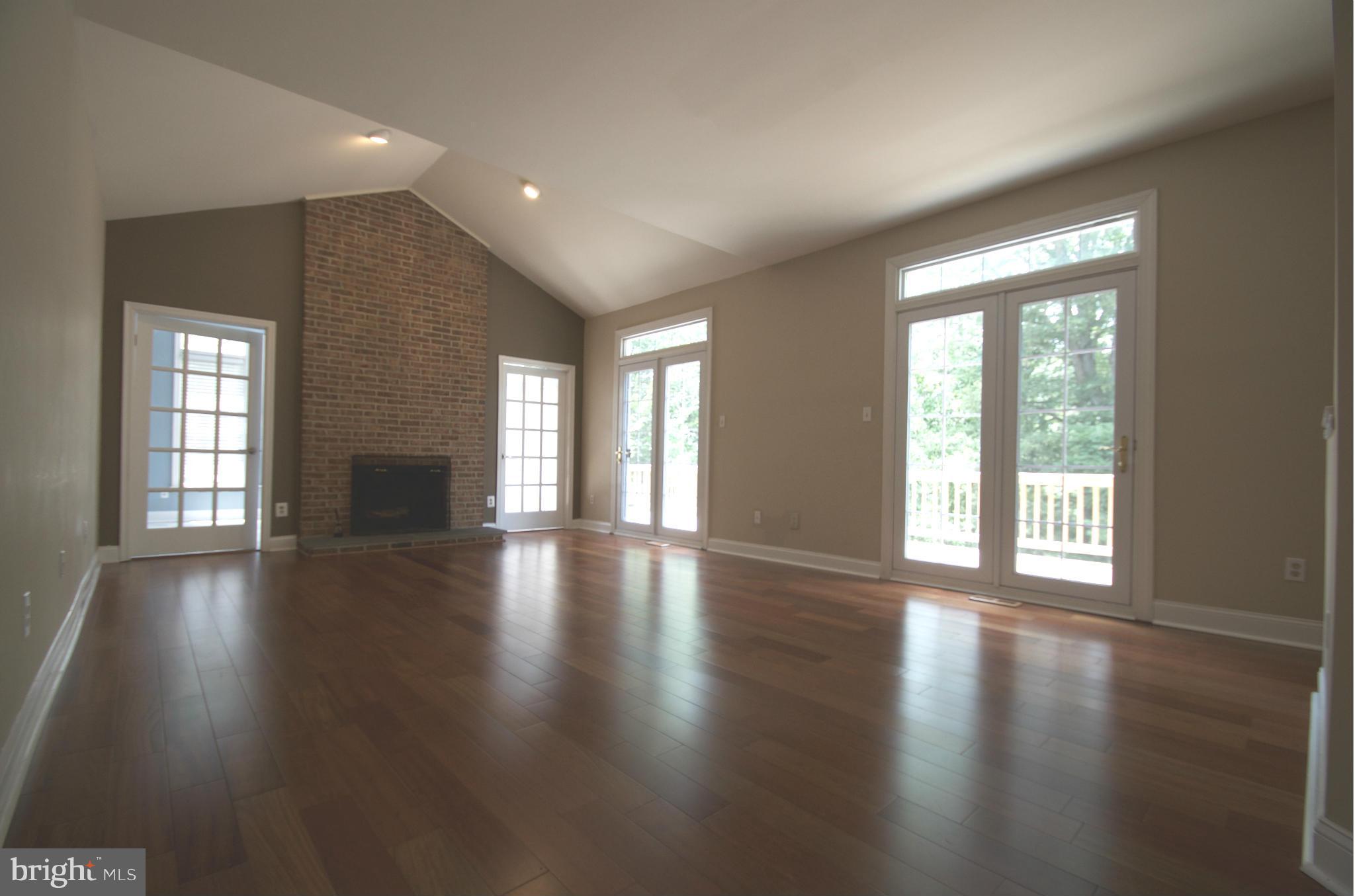 ASHBURN FARM - Residential Lease