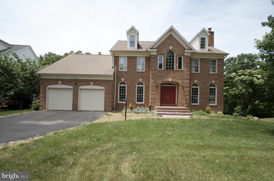 LOCATION & HOUSE ARE A+++ BEAUTIFUL&IMMACULATE COLONIAL W/ WOODED LOT LOCATED ON BEND OF QUIET, CIRCLED STREET! SUPER FLOORPLAN LOADED W/ UPDATES&UPGRADES! LRG KIT W/ SS APPL; BREAKFAST RM W/ BACKYD VIEWS;MN LVL STUDY W/BUILT-INS; 2GAS FRPLS+2WOOD FRPLS; NEW LRG DECK;SOLARIUM;UPDATED MSTR BATH W/FRAMELESS SHOWER;FULL W-OUT BSMT W/ WET BAR+BEDRM+FULL BATH AND MORE!!!