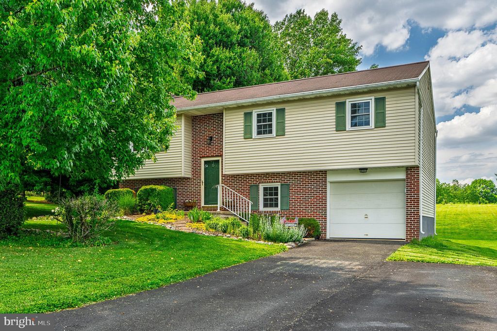 Photo of 316 Snavely Mill Road, LITITZ, PA 17543 (MLS # PALA2088754)
