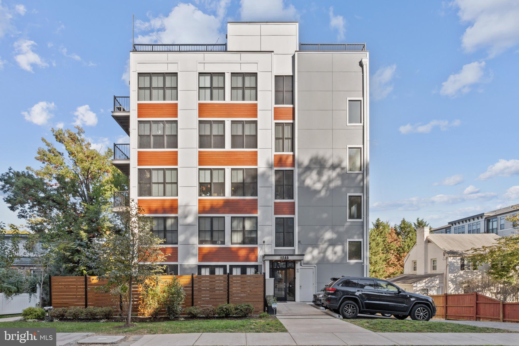 ARLINGTON - Residential Lease