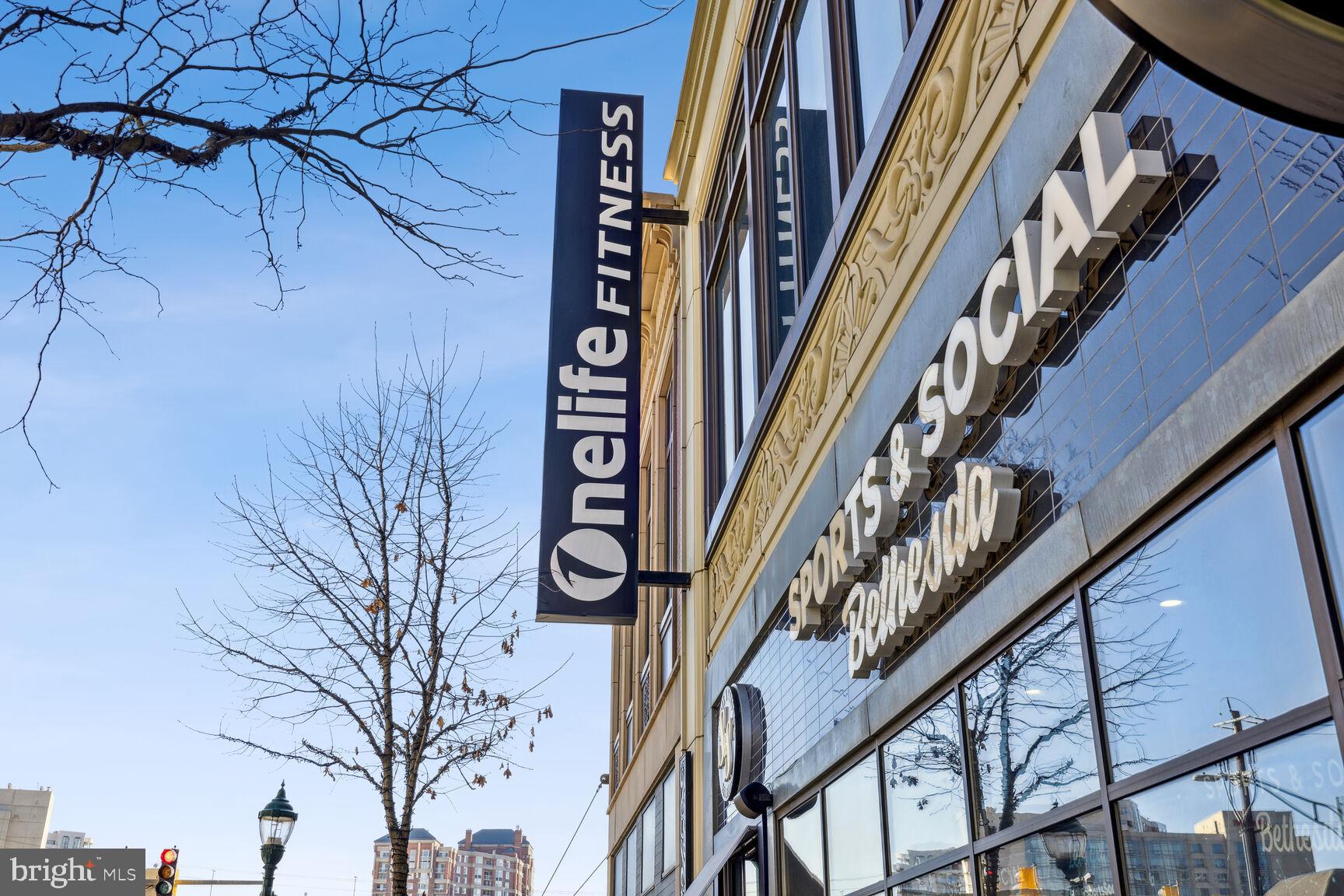 PIKE AND ROSE - Residential