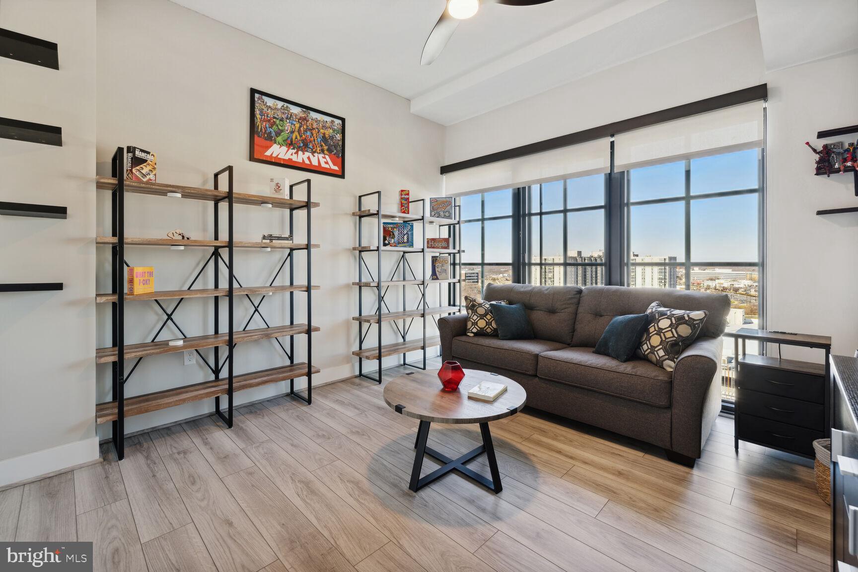 PIKE AND ROSE - Residential