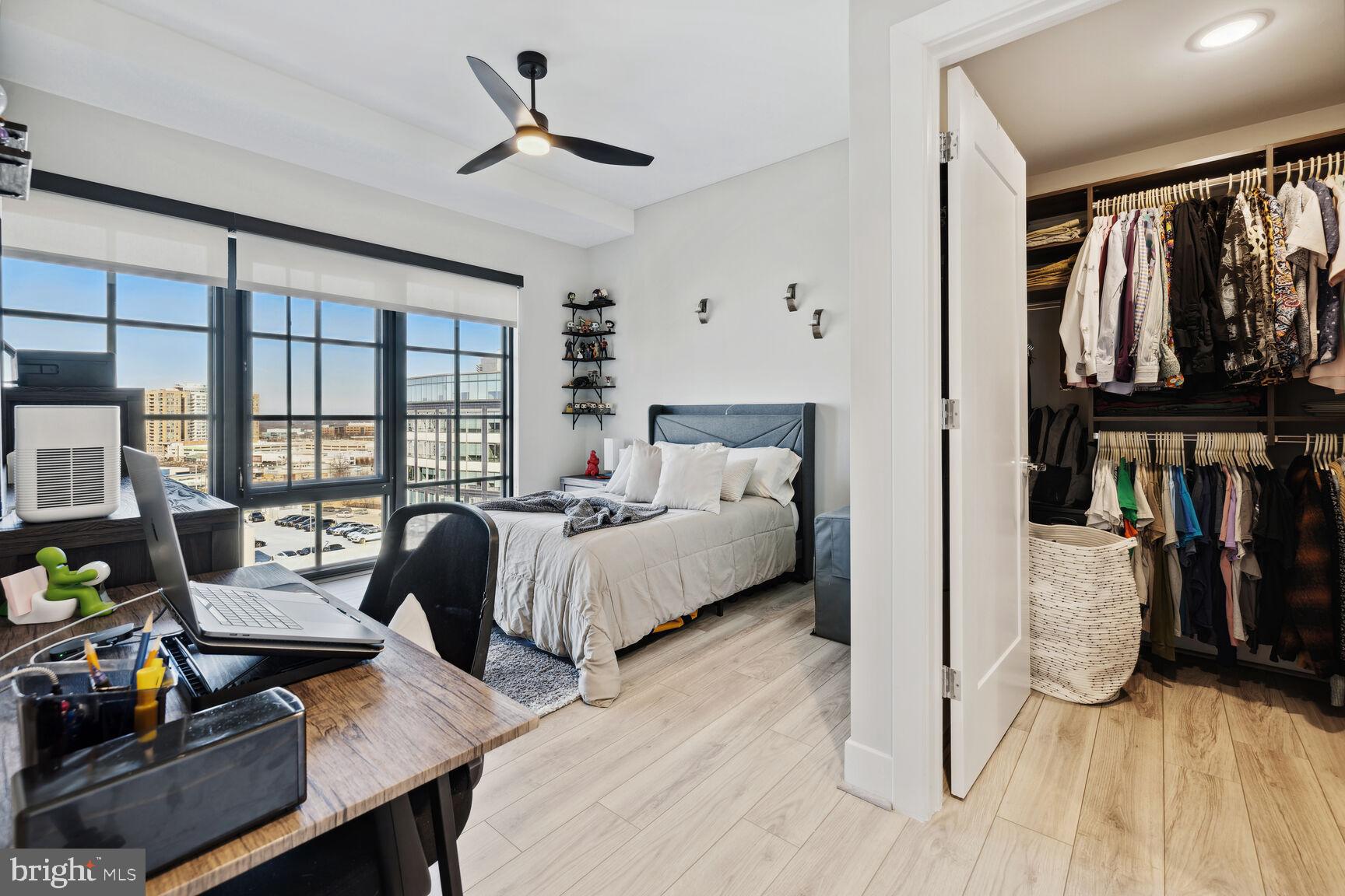 PIKE AND ROSE - Residential