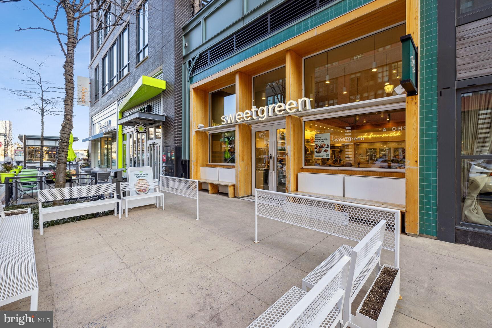 PIKE AND ROSE - Residential