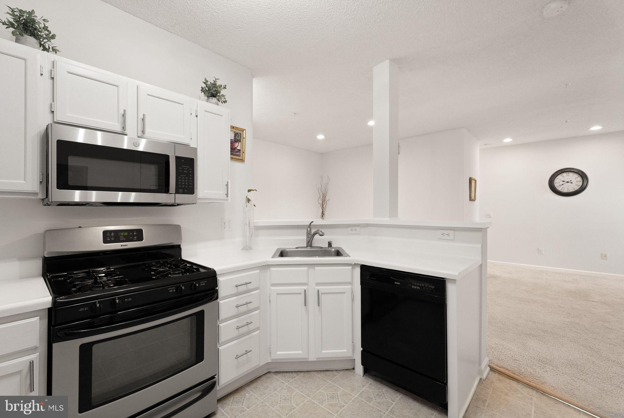 SANDERLING - Residential Lease