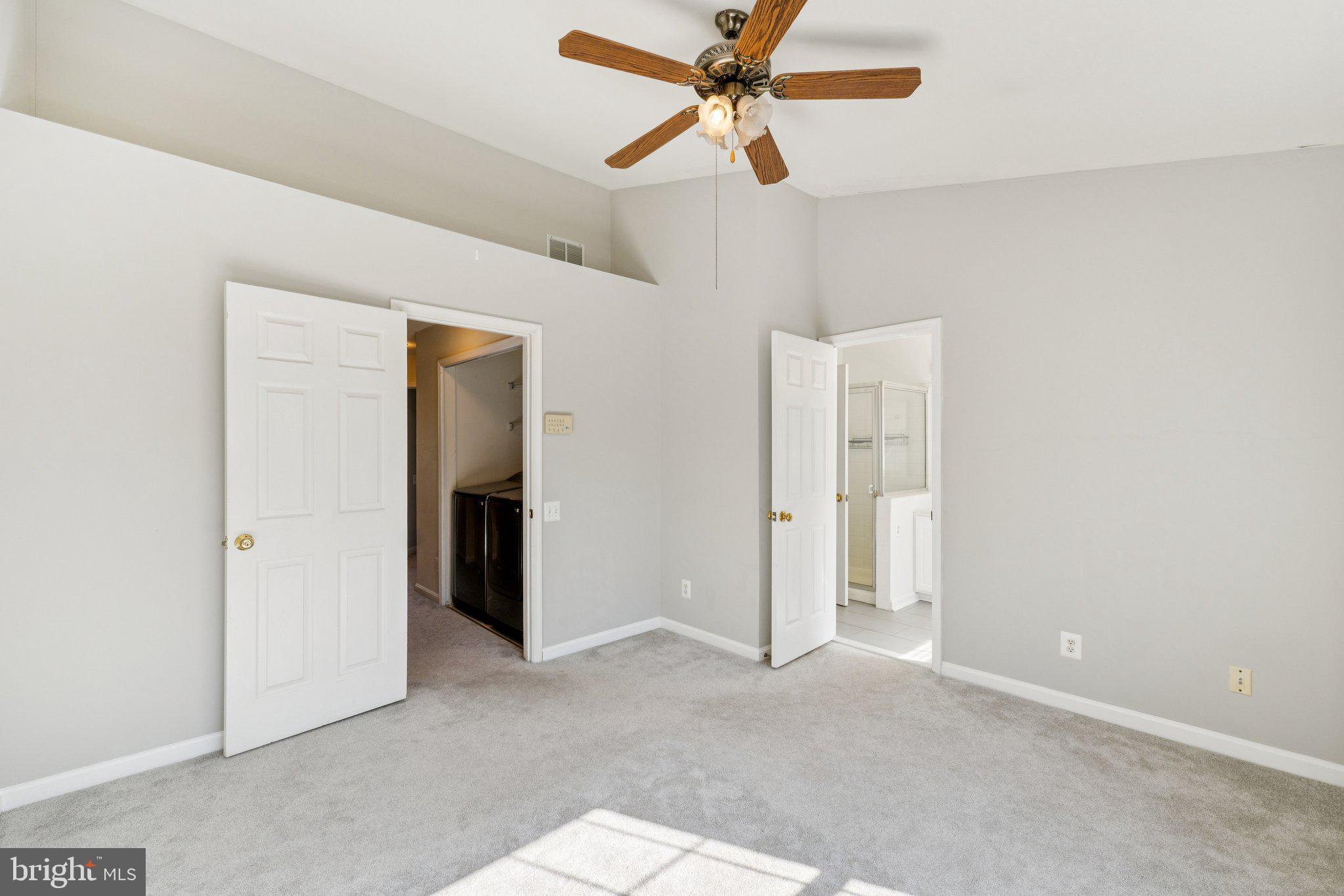 PARKWAY PLAZA - Residential Lease