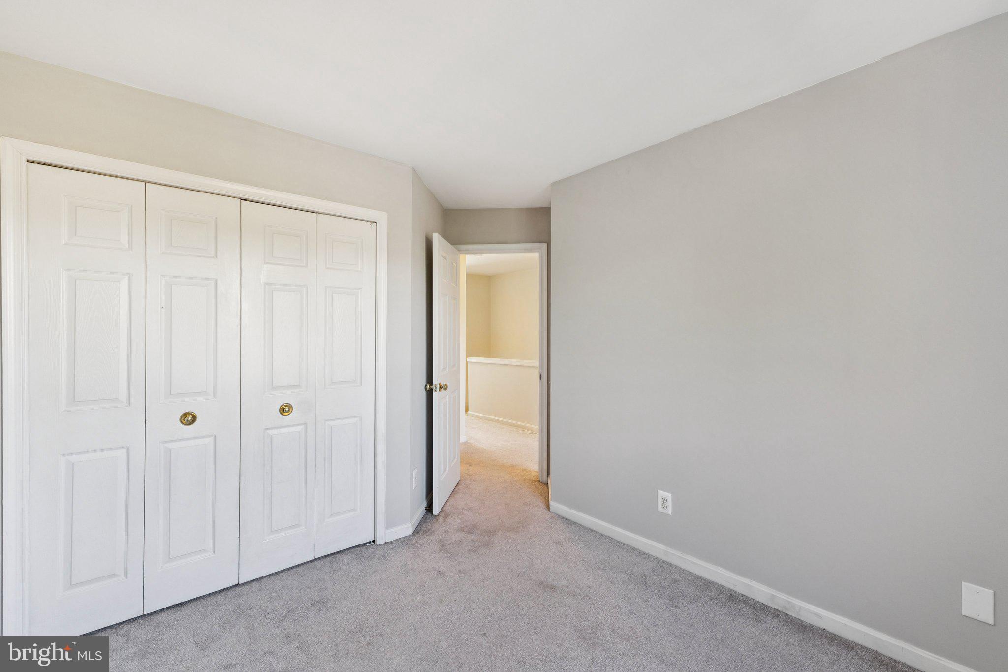 PARKWAY PLAZA - Residential Lease